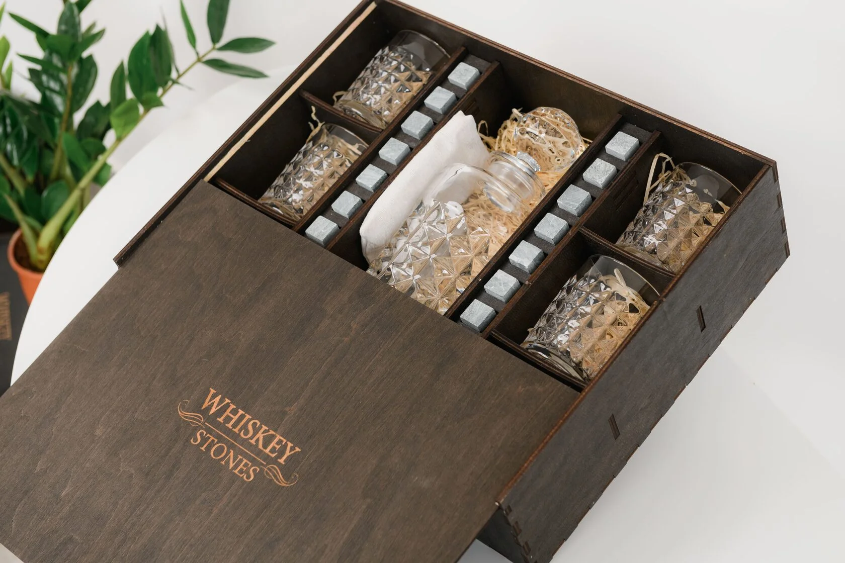 Подарунковий набір каменів для віскі № 6 Bohemia Diamond